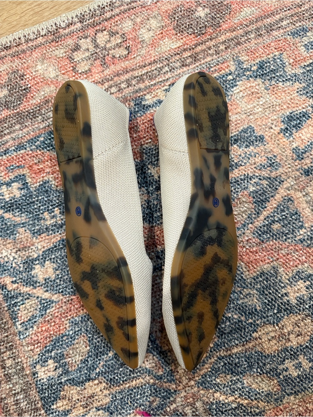 New Rothy’s Point Toe Flats ASO Meghan Markle - Picture 3 of 4